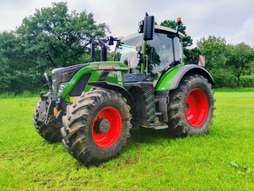 Fendt 716 Vario Tractor 135.000 EUR