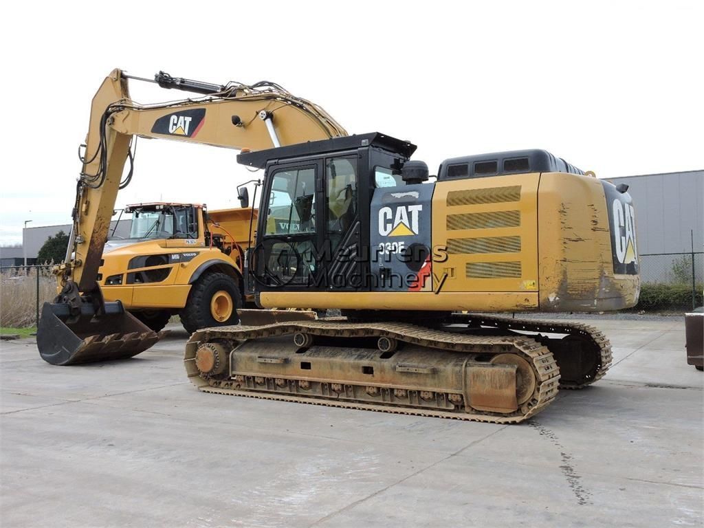 Caterpillar 330f Escavatore cingolato 79.800 €