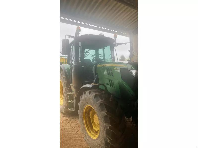 E-FARM: John Deere 6110 M - Traktor - id Z6ZTLMG - 58.000 € - Baujahr: 2019 - Abgelesene Motorstunden: 3.334,Motorleistung (PS): 110,Frankreich