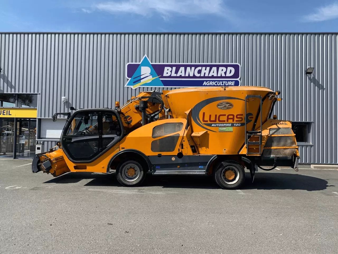 E-FARM: Lucas autospire 120 - Mélangeurs d'alimentation - id FD4LM93 - 35 000 € - Année: 2014 - France