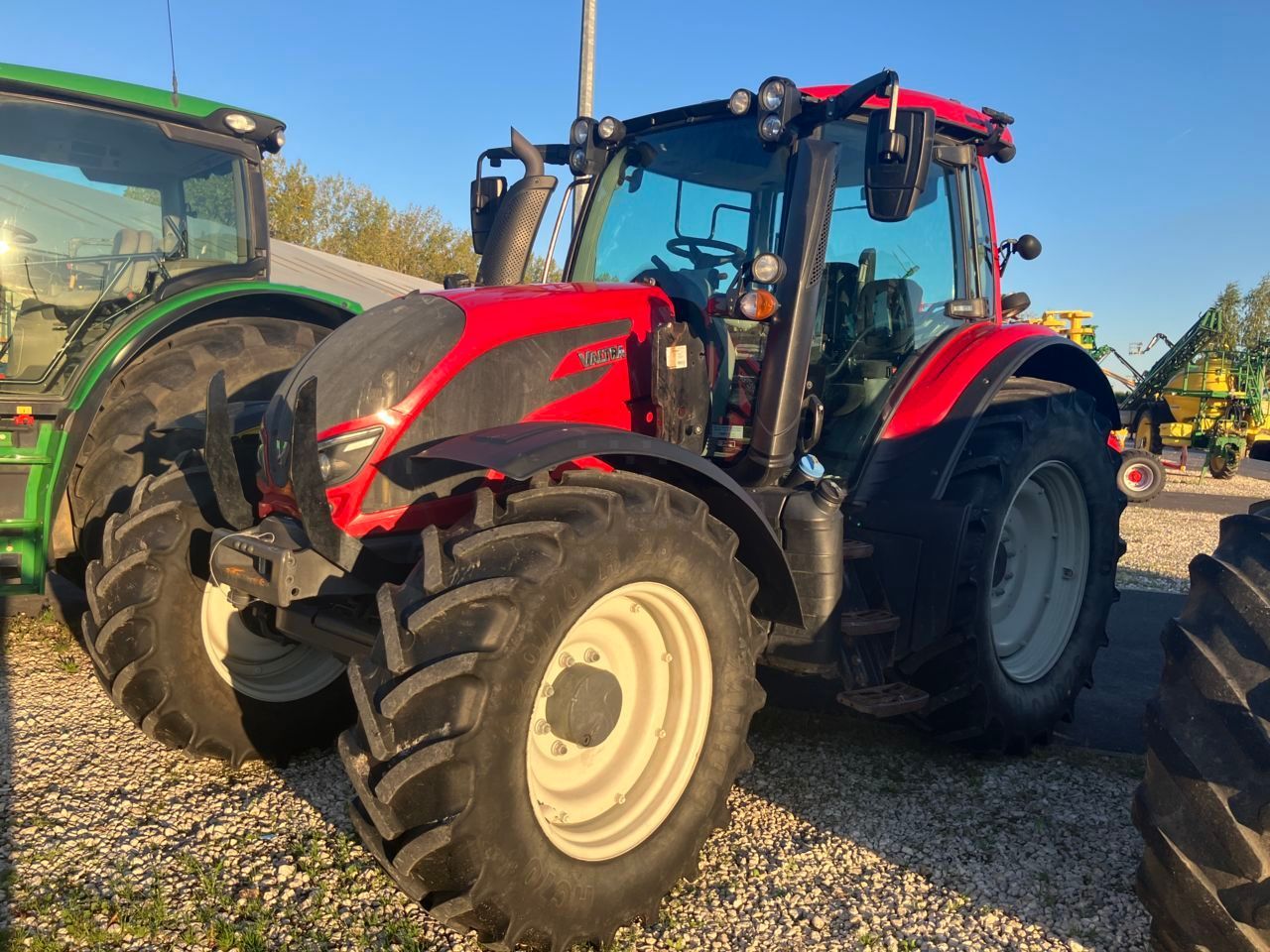 Valtra N114e Traktor 45.000 €