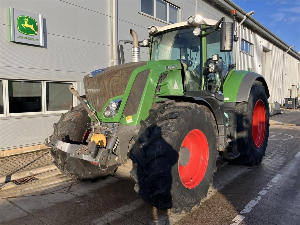 Fendt 828 Vario Profi Plus Tractor €115,255