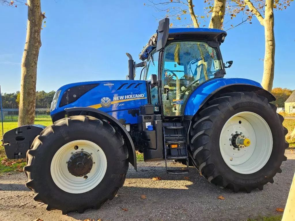 E-FARM: New Holland T7.230 AC - Tractor - id LGERB4Z - Year of construction: 2020 - Engine hours: 4,350,Engine power (HP): 200,Netherlands