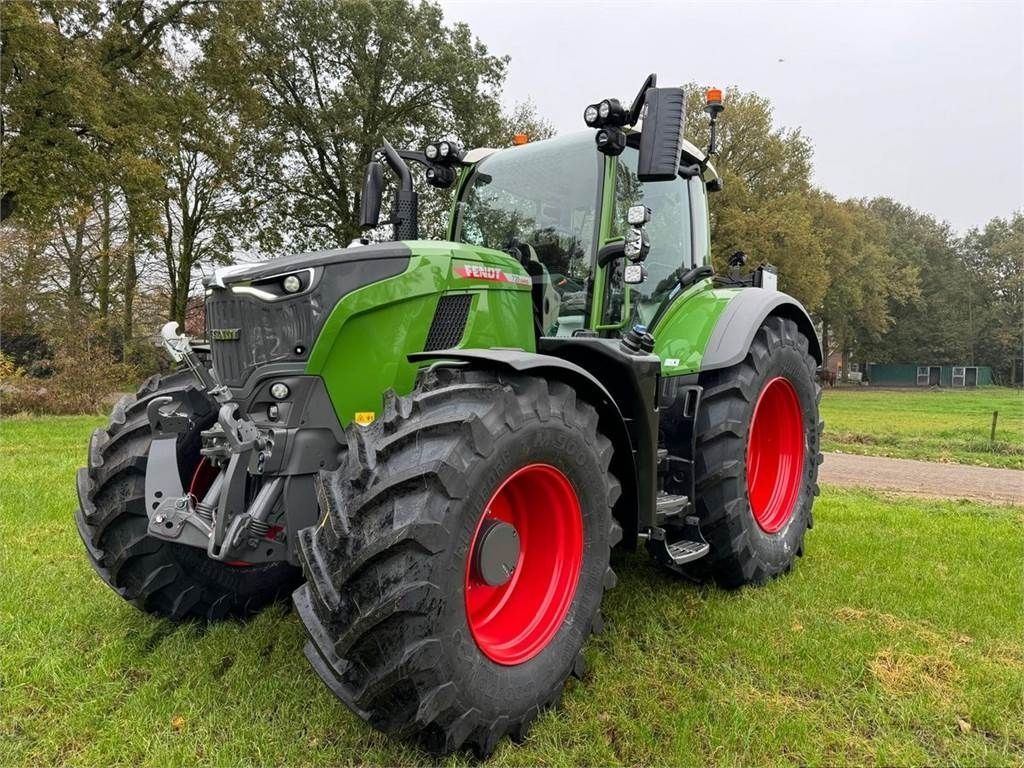 E-FARM: Fendt 720 Vario ProfiPlus - Trattore - id XSDKLZZ - 218.500 € - Anno di costruzione: 2024 - Ore: 2,Potenza del motore: 203,Austria