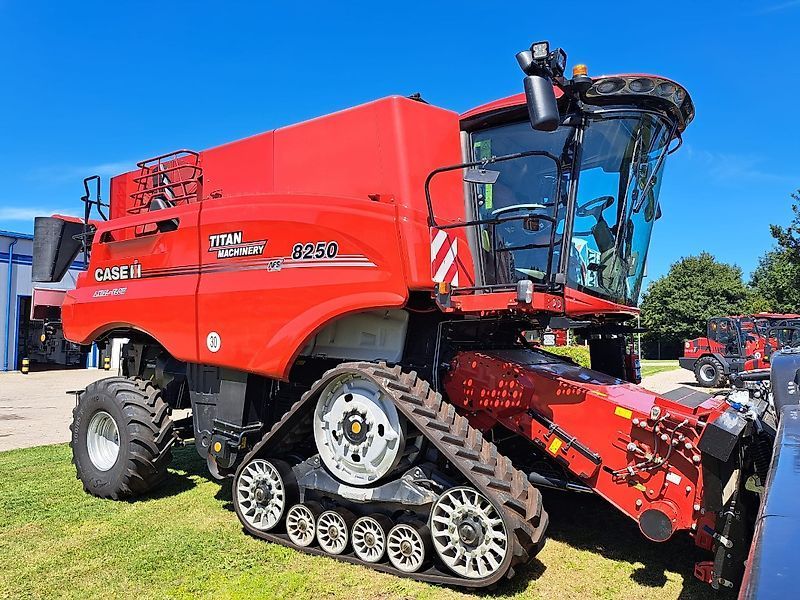 E-FARM: Case IH Axial Flow 8250 - Mähdrescher - id Z1VKNN4 - 363.000 € - Baujahr: 2023 - Abgelesene Motorstunden: 57,Motorleistung (PS): 571,Deutschland