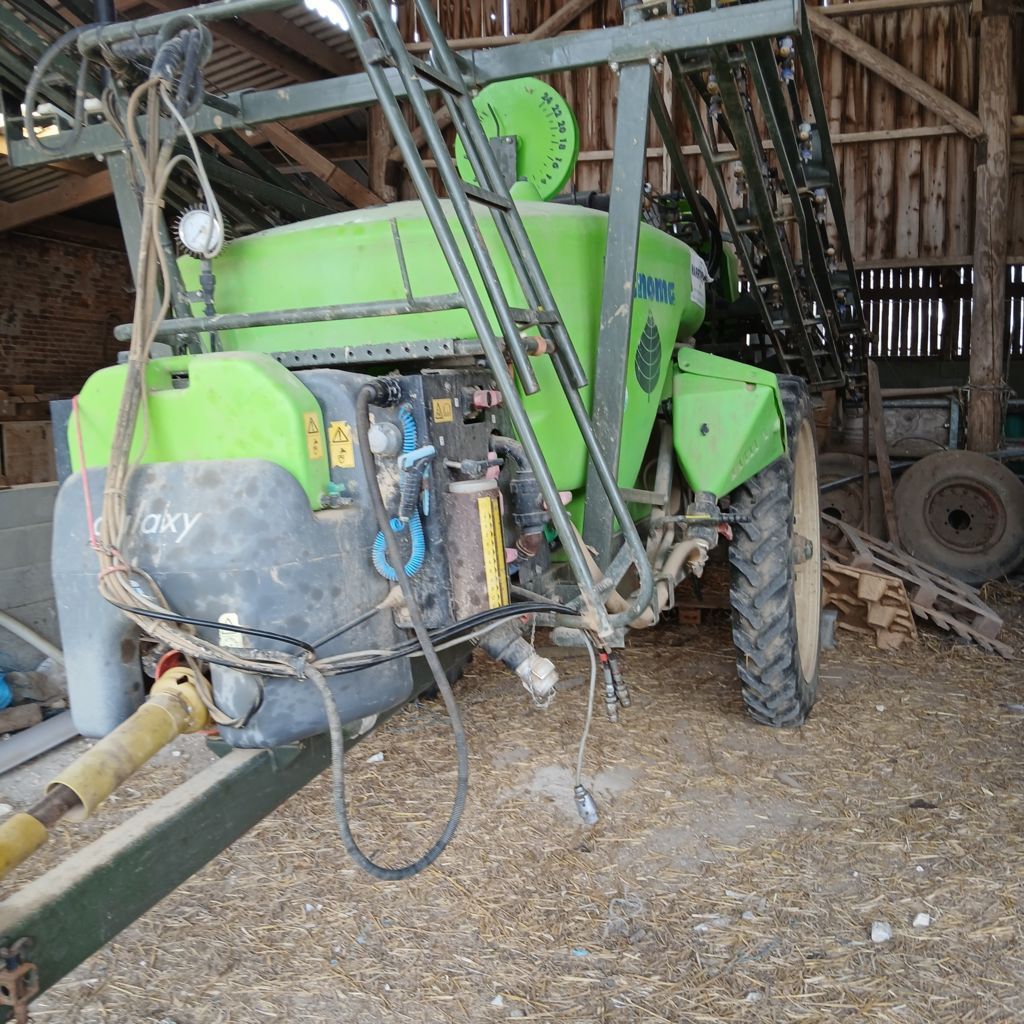 E-FARM: Tecnoma galaxy 2400 - Sprayer - id QJMIUCN - €8,900 - Year of construction: 2002 - France