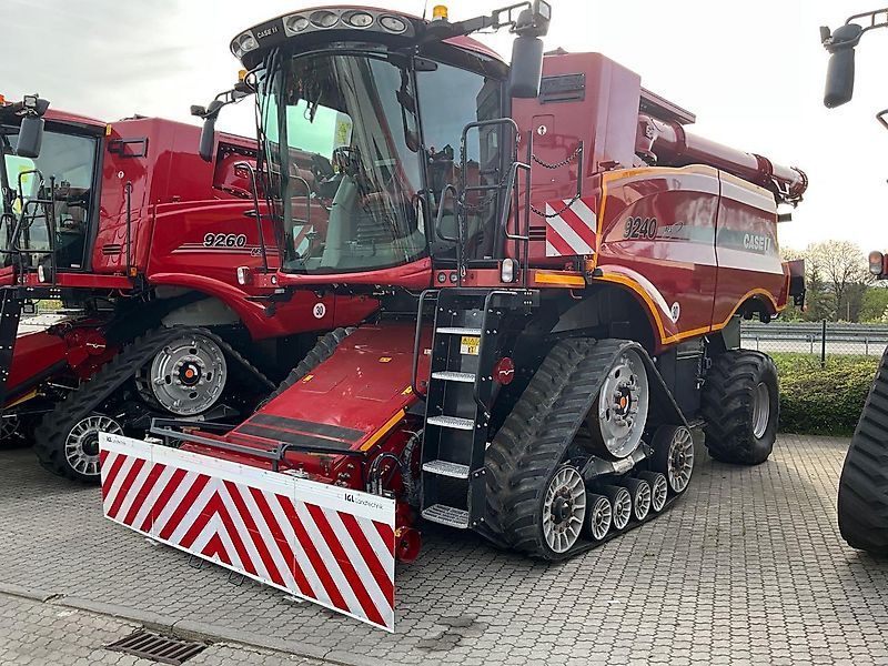 E-FARM: Case IH Axial Flow 9240 - Mähdrescher - id LLTF54A - 237.000 € - Baujahr: 2018 - Abgelesene Motorstunden: 1.765,Motorleistung (PS): 634,Deutschland