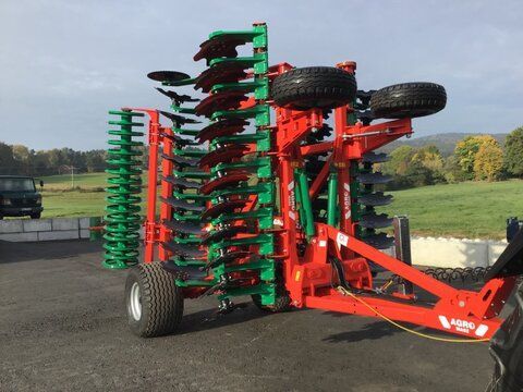 E-FARM: AGRO-MASZ btc50h gezogen druckluftbremse 560er scheiben - Disc harrow - id HSSQIRN - Year of construction: 2025 - Germany