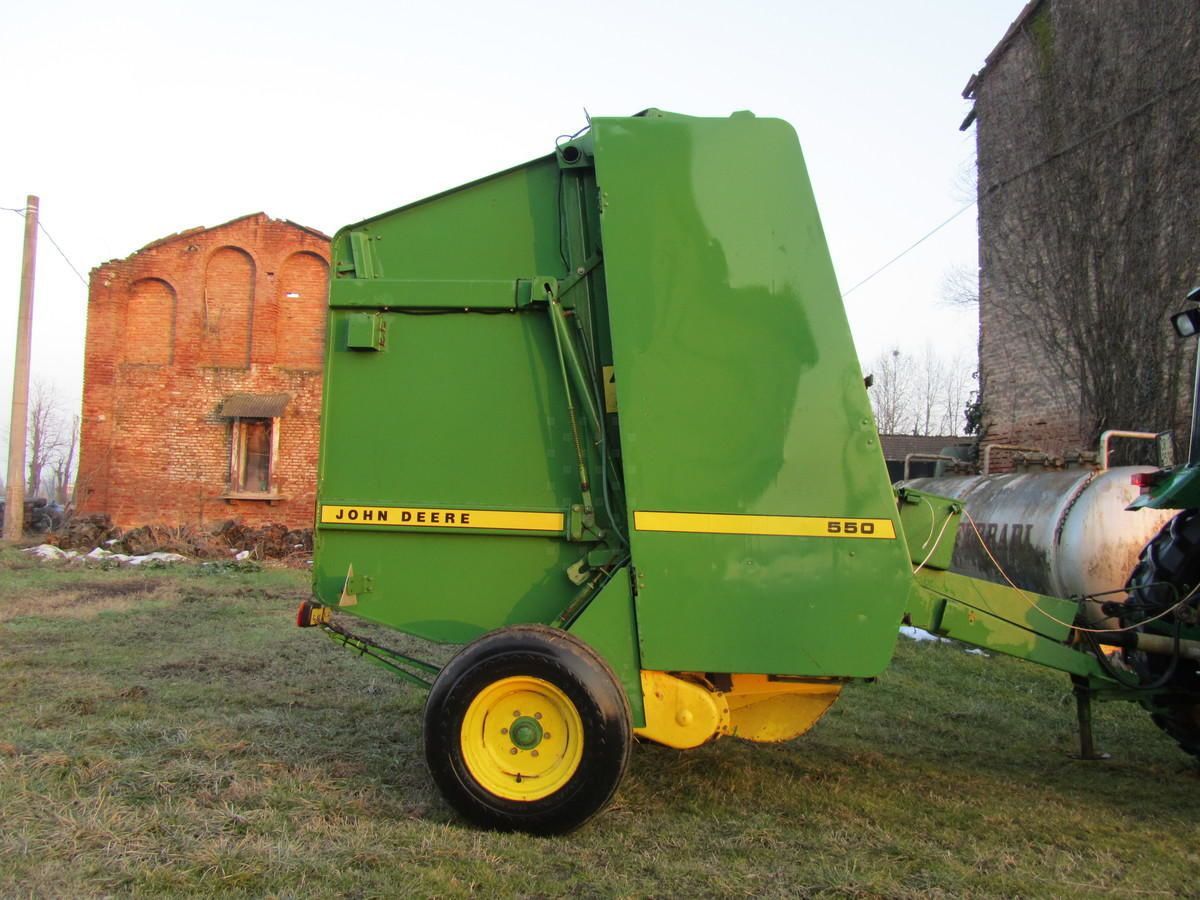 E-FARM: John Deere 550 - Ballenpresse - id G5BB2AU - 3.900 € - Baujahr: 1995 - Italien