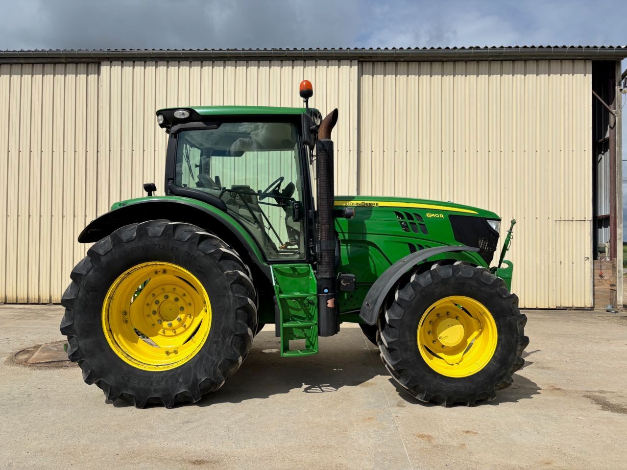 John Deere 6140 R Tractor €59,000