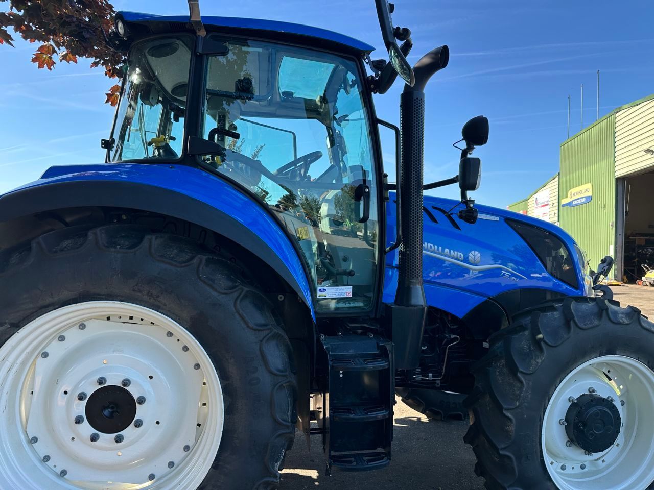 E-FARM: New Holland T5.120 EC - Trattore - id SJESR7P - Anno di costruzione: 2022 - Ore: 750,Potenza del motore: 110,Francia