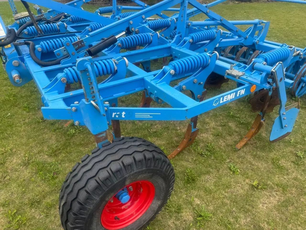 E-FARM: Lemken karat 9 - Grapă electrică - id DCXT5PD - 15.416 EUR - Anul: 2019 - Danemarca