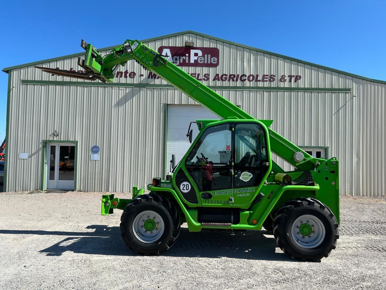 E-FARM: Merlo p38.13 - Chargeur télescopique  - id EY1JYVX - 44 000 € - Année: 2018 - Lecture du nombre d'heure: 2 707,Puissance du moteur (chevaux): 75,France