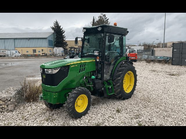 E-FARM: John Deere 5090 M - Trattore - id K6H62S3 - 74.000 € - Anno di costruzione: 2024 - Ore: 300,Potenza del motore: 95,Francia