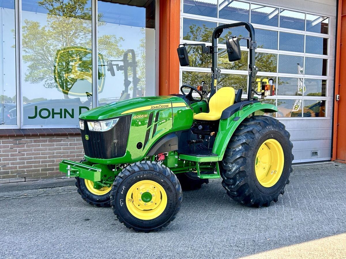 John Deere 4066 R Tracteur
