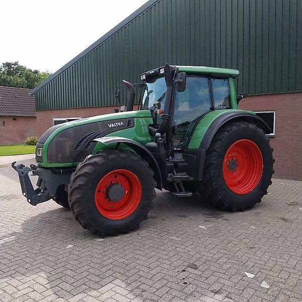 Valtra T 163 Traktor 41.000 €