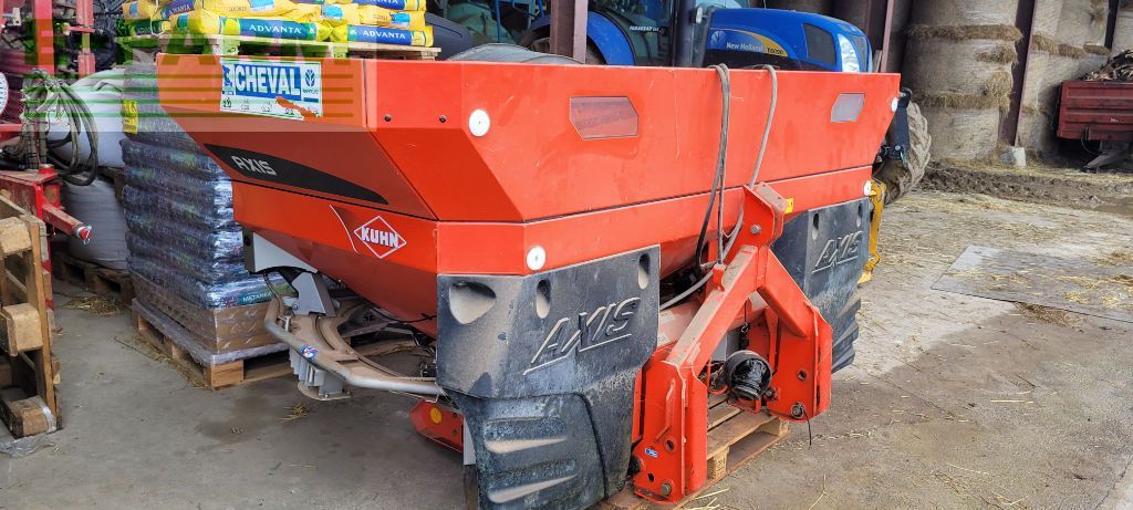 E-FARM: Kuhn axis 20.1 w t25 - Fertiliser spreader - id GVRGL98 - €10,500 - Year of construction: 2011 - France