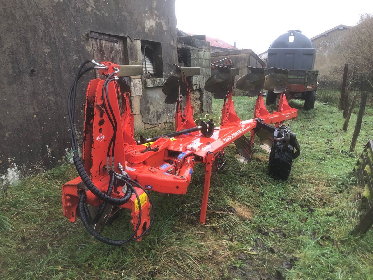 E-FARM: Kuhn multimaster 122 - Charrue - id SLR5LIF - 14 500 € - Année: 2008 - France