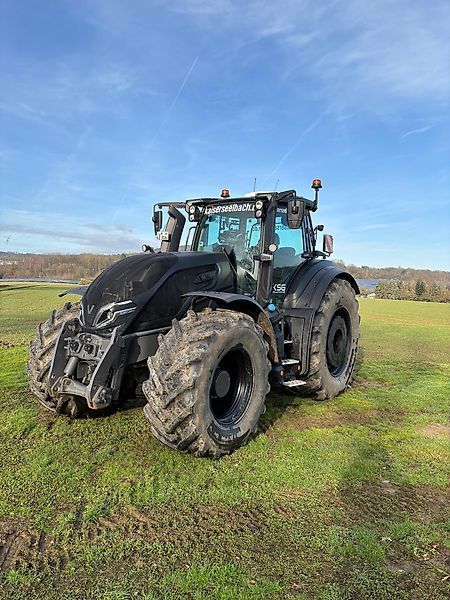 Valtra Q305 Traktor 175 000 €