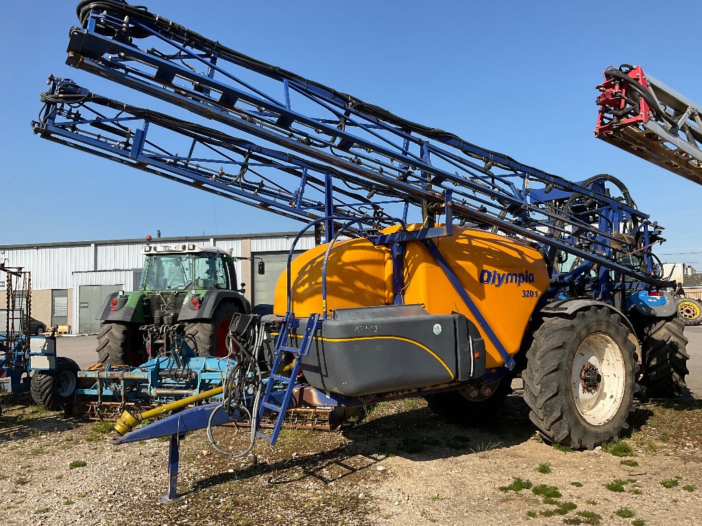 Caruelle olympia 320 s sprayers €10,000