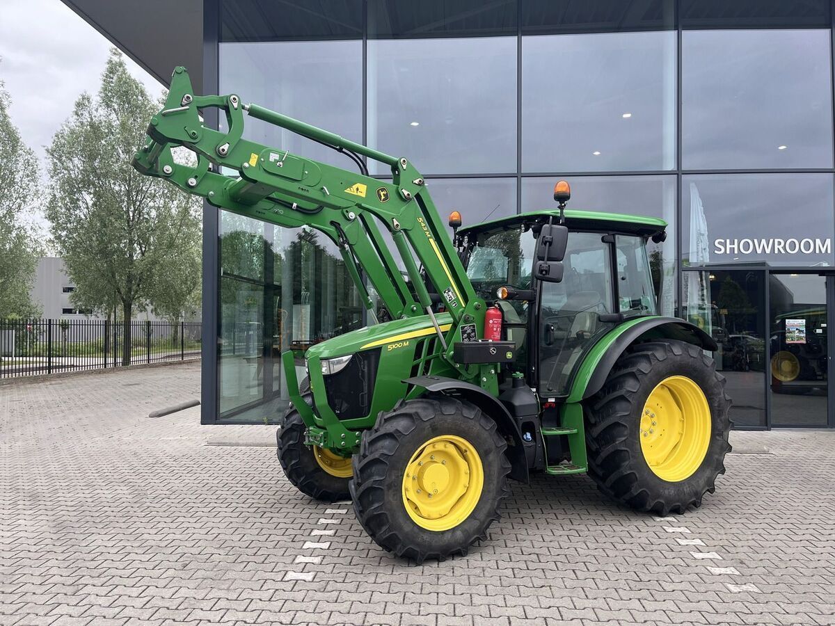 John Deere 5100 M Traktor
