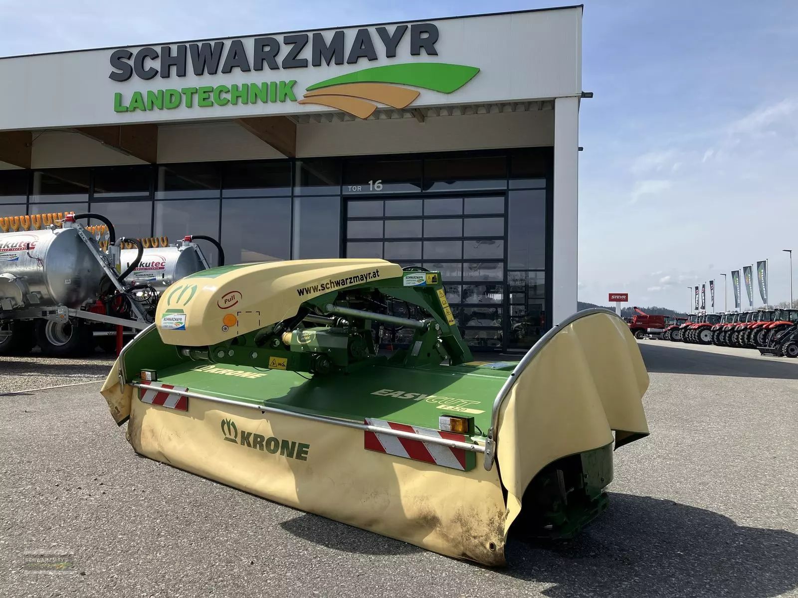 E-FARM: Krone EasyCut F 320 Gen.3 - Faucheuse - id SGLWFSU - 10 611 € - Année: 2009 - Autriche