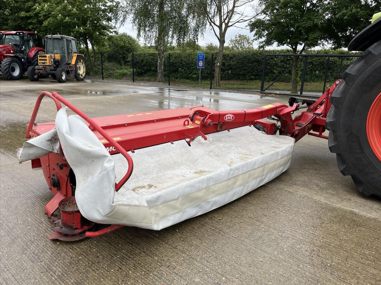 E-FARM: Lely 320MC - Falciatrice - tosaerba - id D7AT2LS - 5.567 € - Anno di costruzione: 2015 - Regno Unito