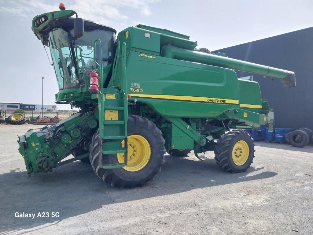 E-FARM: John Deere T 660 - Mähdrescher - id JZUICYW - 98.000 € - Baujahr: 2014 - Abgelesene Motorstunden: 4.110,Motorleistung (PS): 349,Frankreich