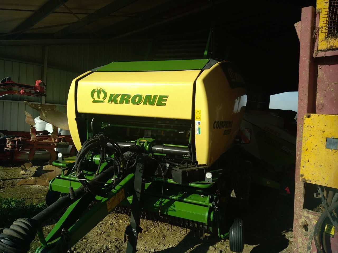 E-FARM: Krone Comprima CF 155 XC - Presse à balles - id IBQEPTS - 24 000 € - Année: 2021 - Balles produites: 20 000,France