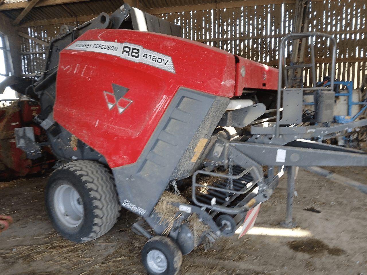 E-FARM: Massey Ferguson RB 4160V Xtra - Presă de balotat - id PL1ZXA3 - 32.000 EUR - Anul: 2022 - Numărul total de baloți produși: 12.500,Franța