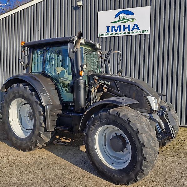 Valtra N 163 Tractor €31,500