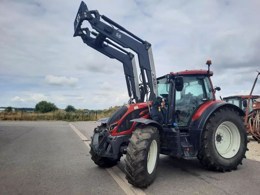 Valtra N 155 Tractor €98,000