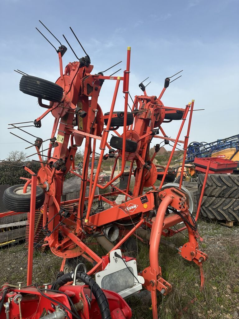 Kuhn GF 8702 Høvender 6.000 €