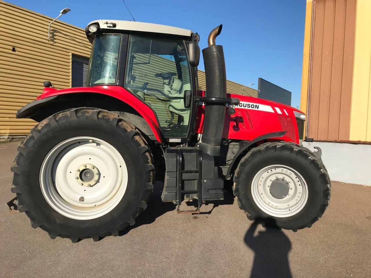 E-FARM: Massey Ferguson 7719 - Tractor - id F8GNJMQ - Year of construction: 2017 - Engine hours: 3,976,Engine power (HP): 190,France