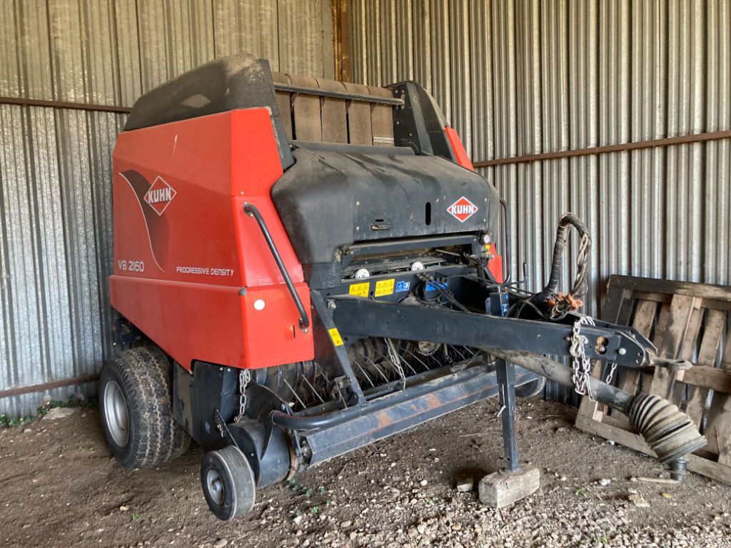 E-FARM: Kuhn VB 2160 - Πρέσσα - id EX9FZCZ - 14.000 € - Χρονία: 2014 - Συνολικός αριθμός παραχθέντων δεμάτων: 25.000,Γαλλία