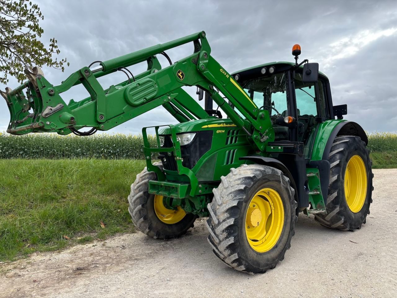 John Deere 6110 M Tractor 44.500 €