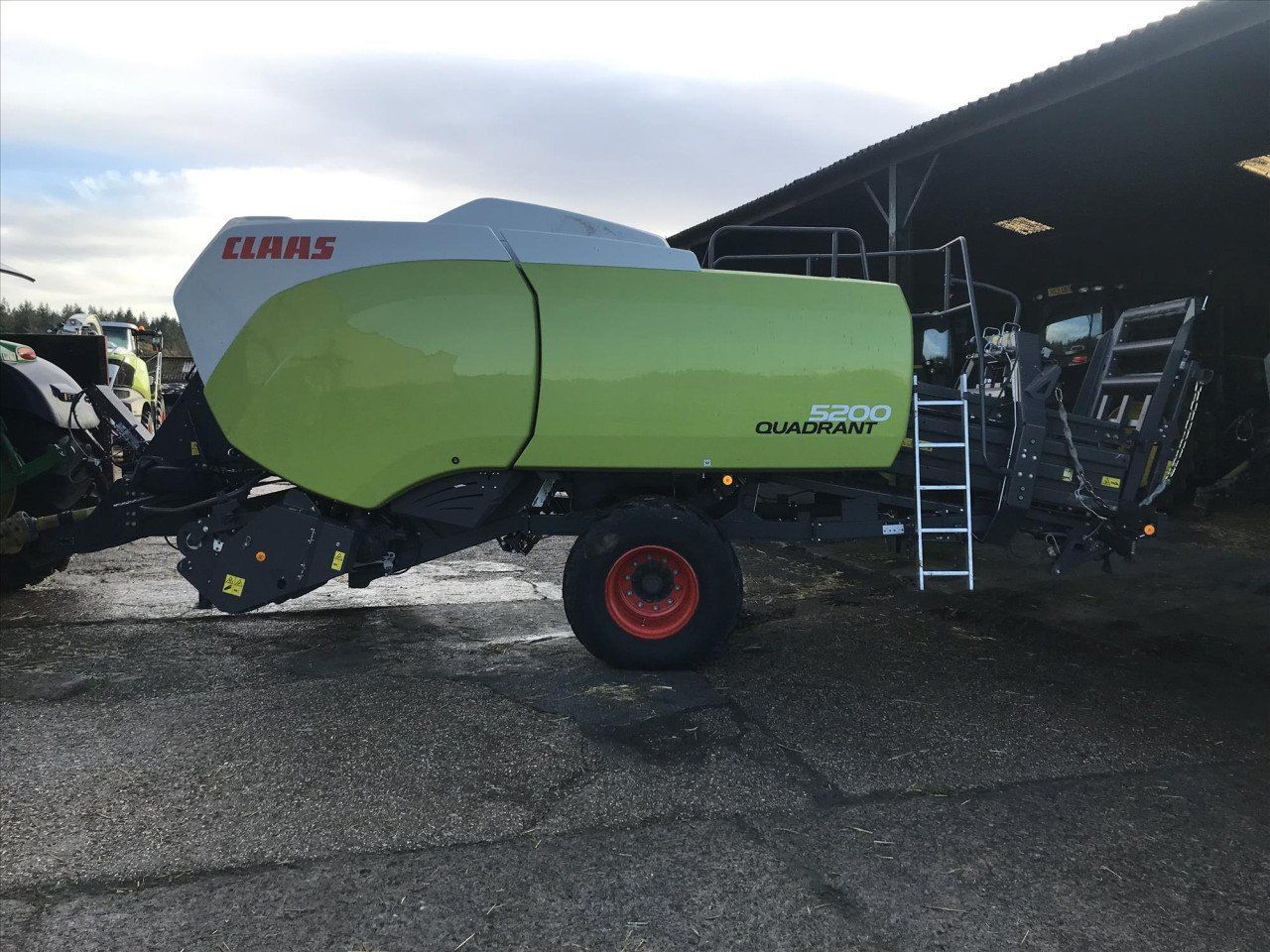 E-FARM: Claas Quadrant 5200 FC - Baler - id LRCVYD2 - €93,475 - Year of construction: 2020 - United Kingdom