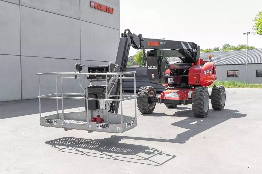 Manitou 200 atj Self propelled platform €75,000