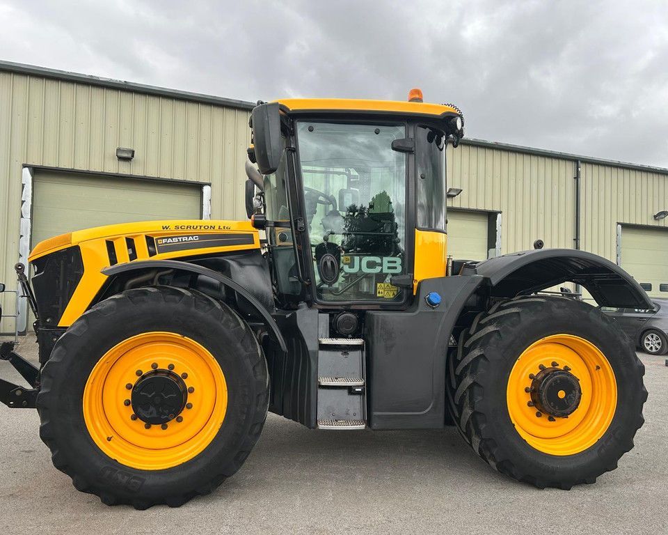 JCB Fastrac 4220 Traktor 74 229 €