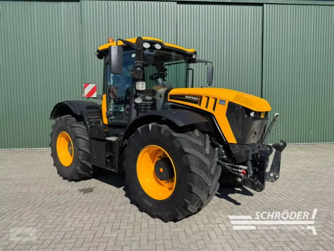 E-FARM: JCB Fastrac 4220 - Tractor - id LZCPQZT - 118.885 € - Año: 2021 - Horas: 4294,Potencia del motor: 235,Alemania