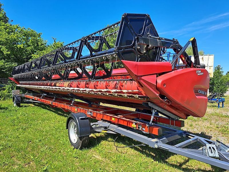 E-FARM: Case IH 3050 HD 10,67M - Hedery do kombajnów zbożowych/sieczkarni - id SN7F915 - 36 500 € - Rok produkcji: 2023 - Niemcy