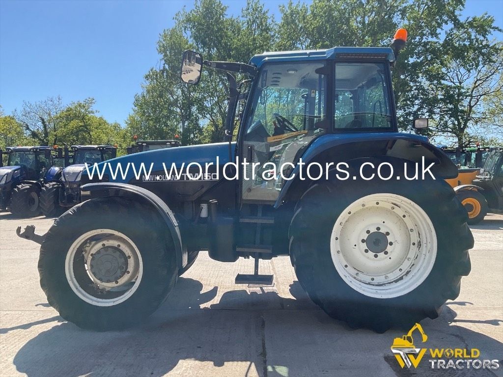 New Holland TM 150 Traktor 22 610 €