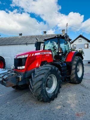 Massey Ferguson 8727 Tractor €66,446