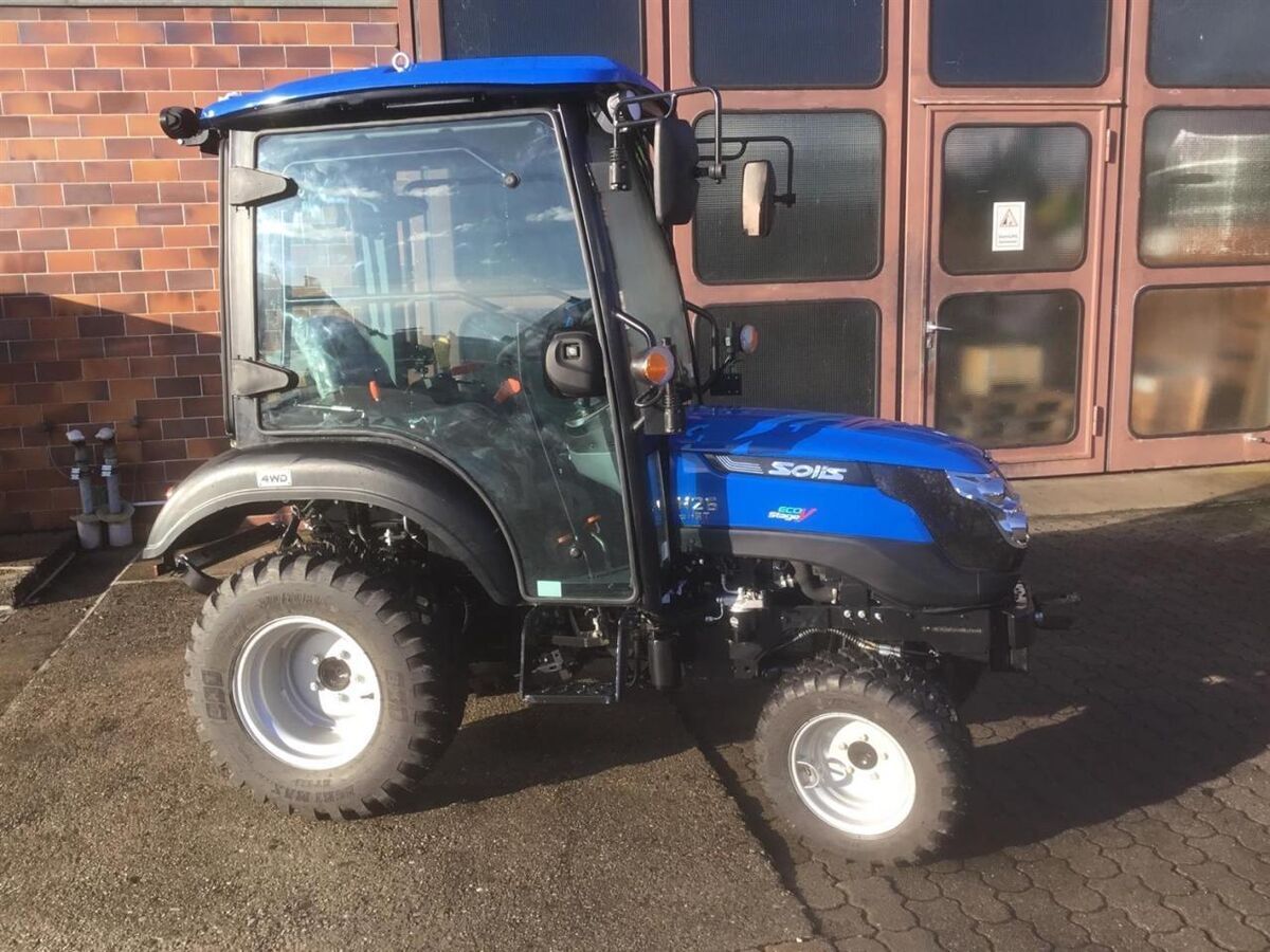 E-FARM: Solis 26 hst kabine - Tractor - id S3MJEUE - Año: 2025 - Potencia del motor: 26,Alemania