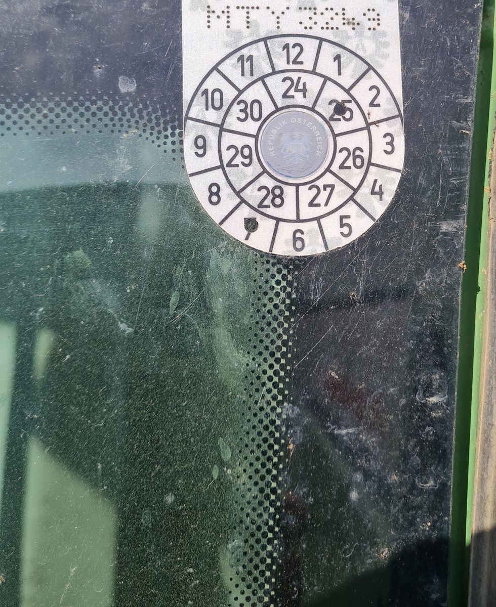 E-FARM: Fendt Favorit 512 C - Tractor - id 25AXFDI - €30,973 - Year of ...