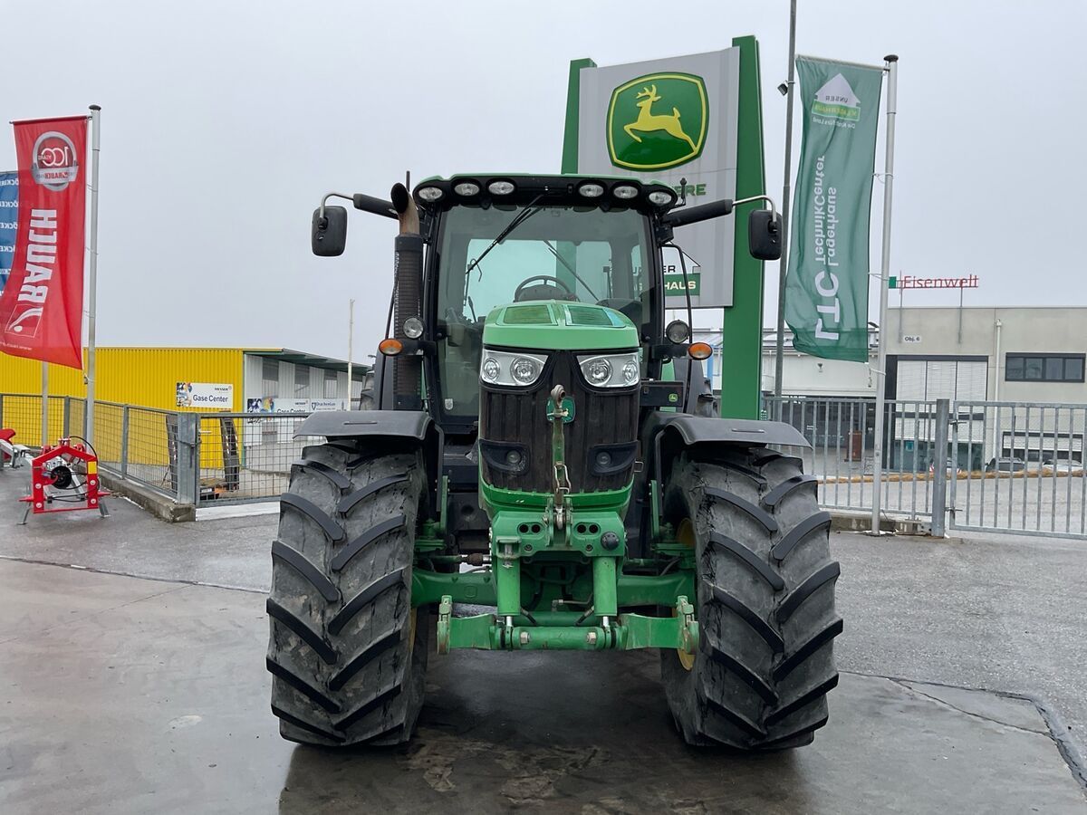 E-FARM: john deere  -25 % 6210r - Tractor - id DBPAUAA - €57,504 - Year of construction: 2015 - Engine hours: 10,000,Engine power (HP): 210,Austria