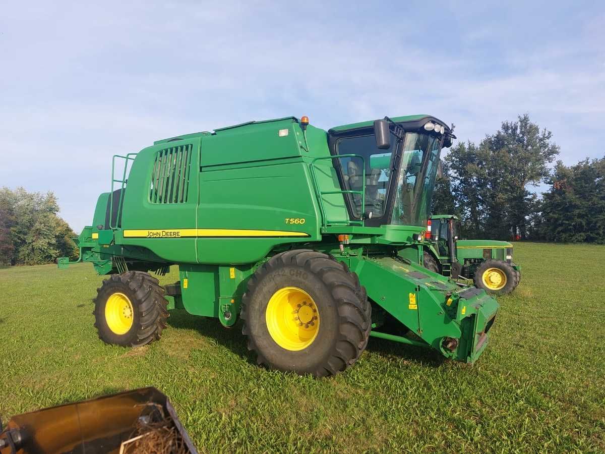 E-FARM: John Deere T 560 - Cosechadora - id MQGRWEI - 95.000 € - Año: 2009 - Italia