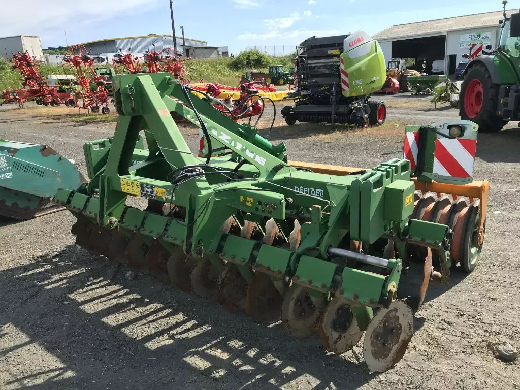E-FARM: Amazone catros + 3001 - Grubber - id KAQLSBF - 8.500 € - Baujahr: 2014 - Frankreich