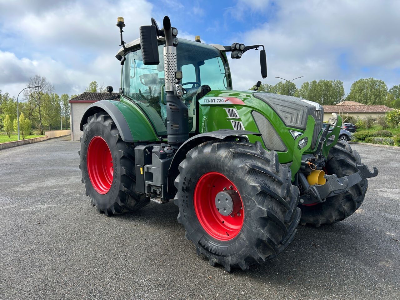 Fendt 720 Vario Tractor 87.000 EUR