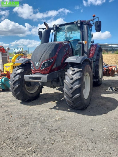 E-FARM: Valtra T144 - Tractor - id TYIAUDG - €69,000 - Year of construction: 2019 - Engine hours: 2,210,Engine power (HP): 150,France